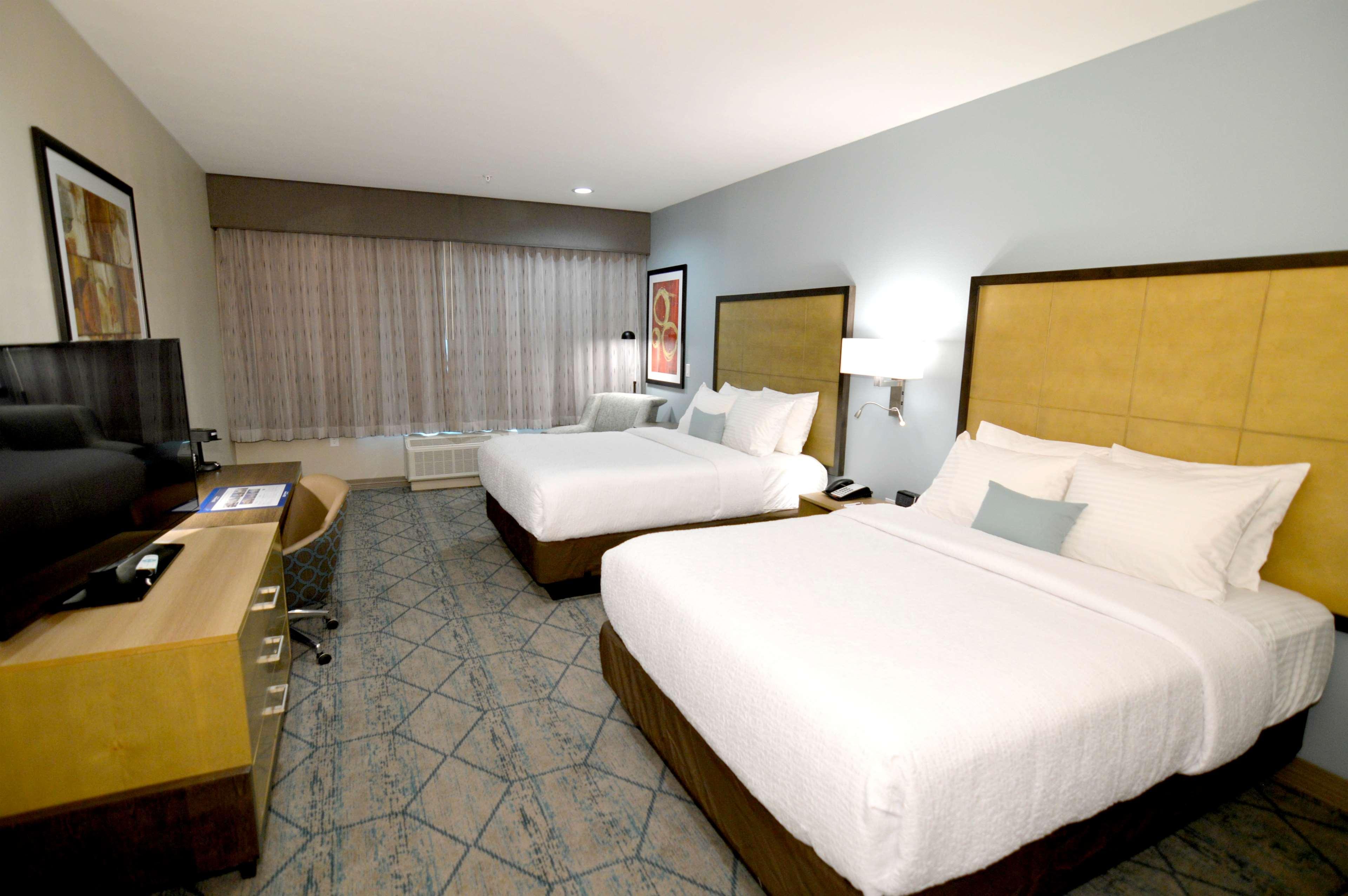 Best Western Plus Pleasanton Hotel Extérieur photo
