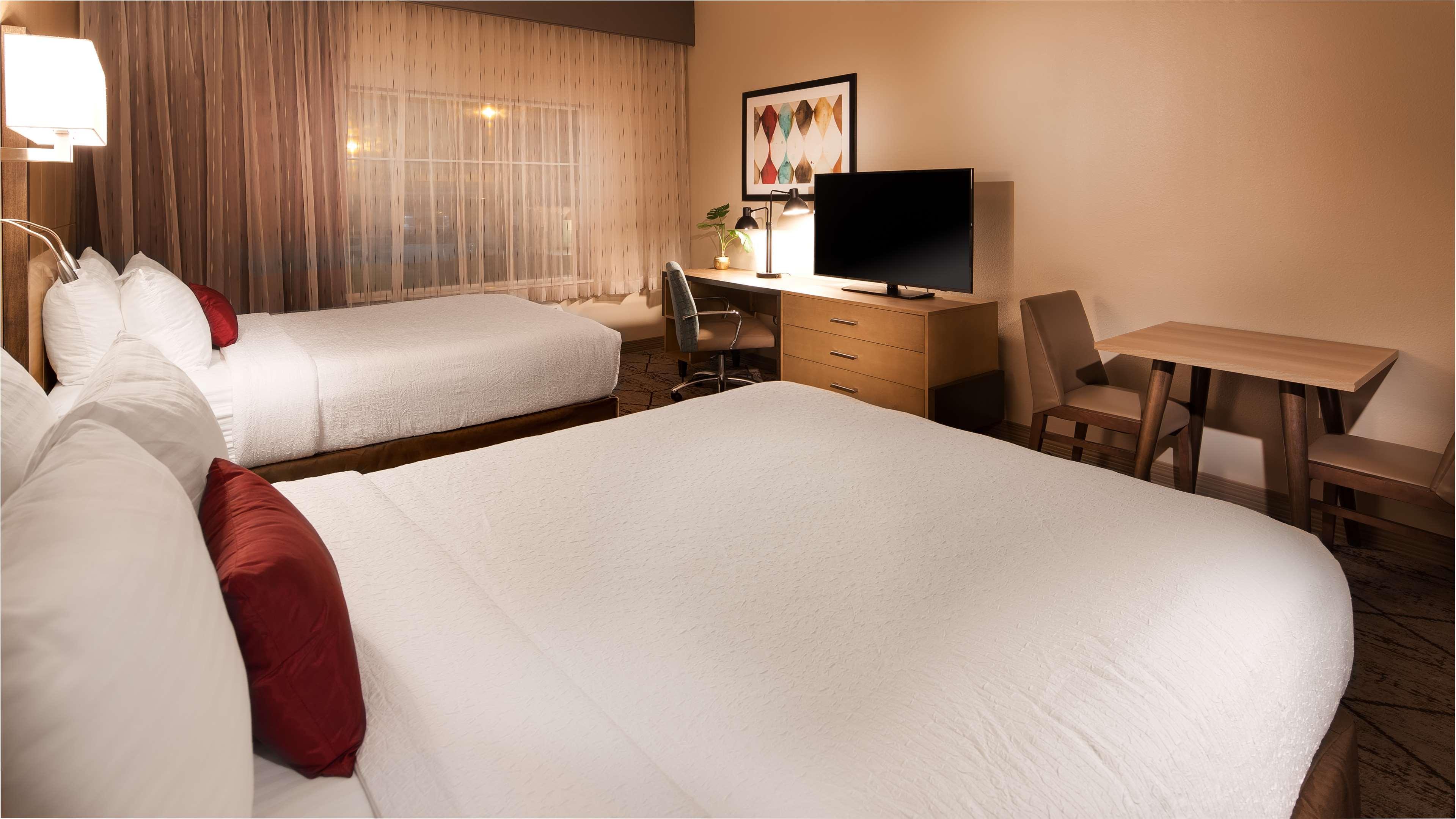 Best Western Plus Pleasanton Hotel Extérieur photo