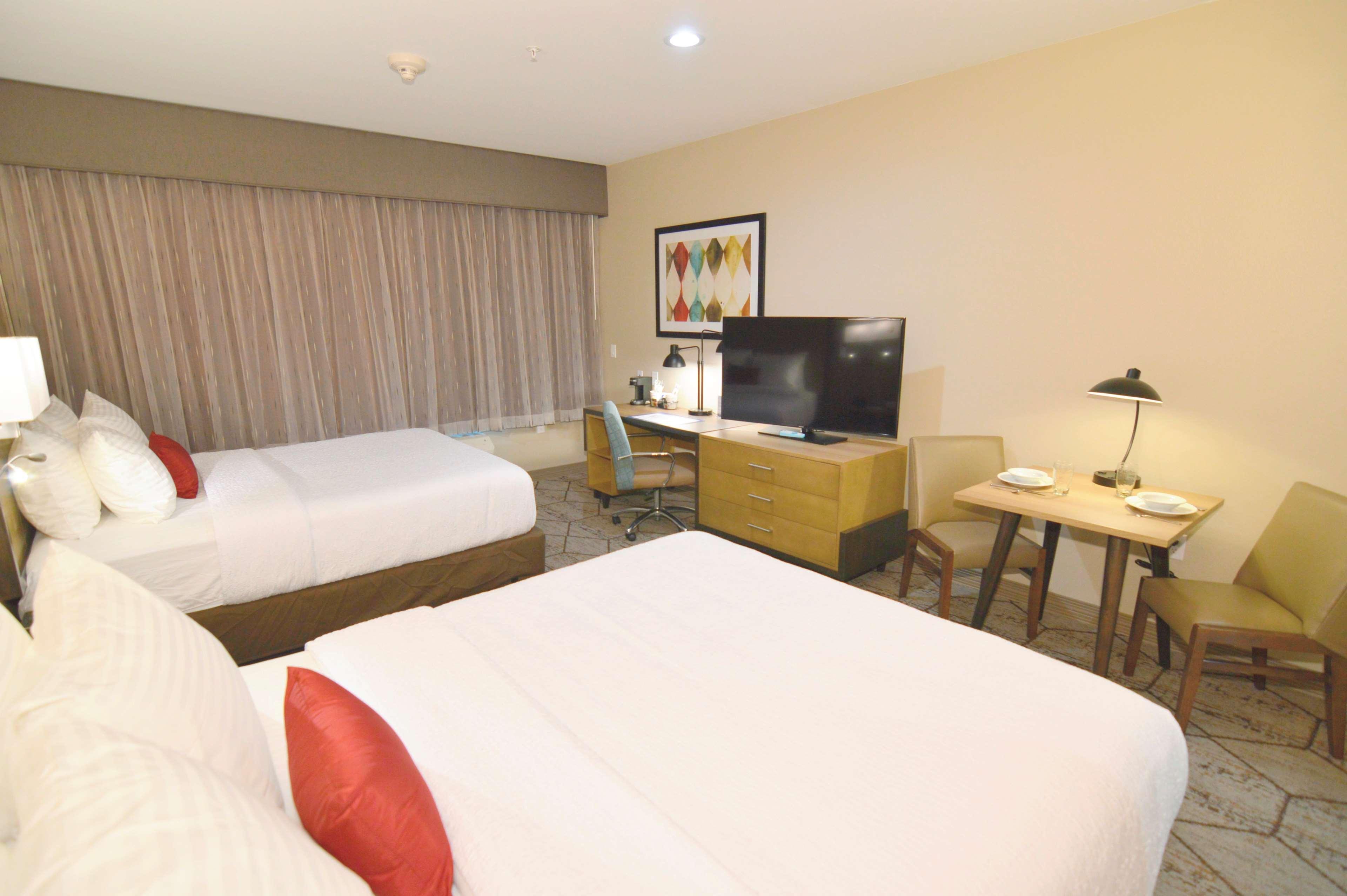 Best Western Plus Pleasanton Hotel Extérieur photo