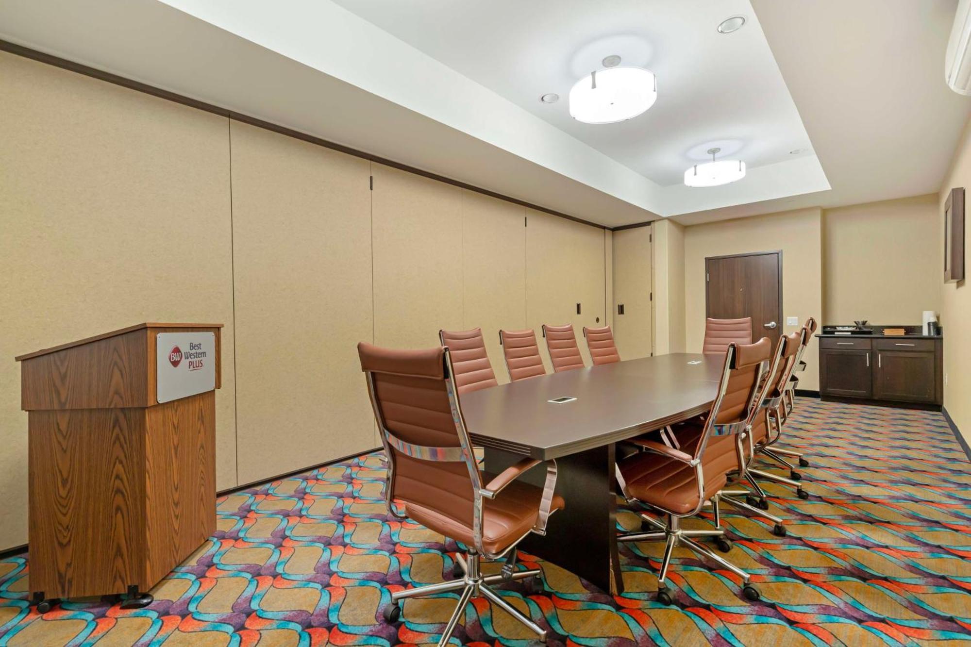 Best Western Plus Pleasanton Hotel Extérieur photo